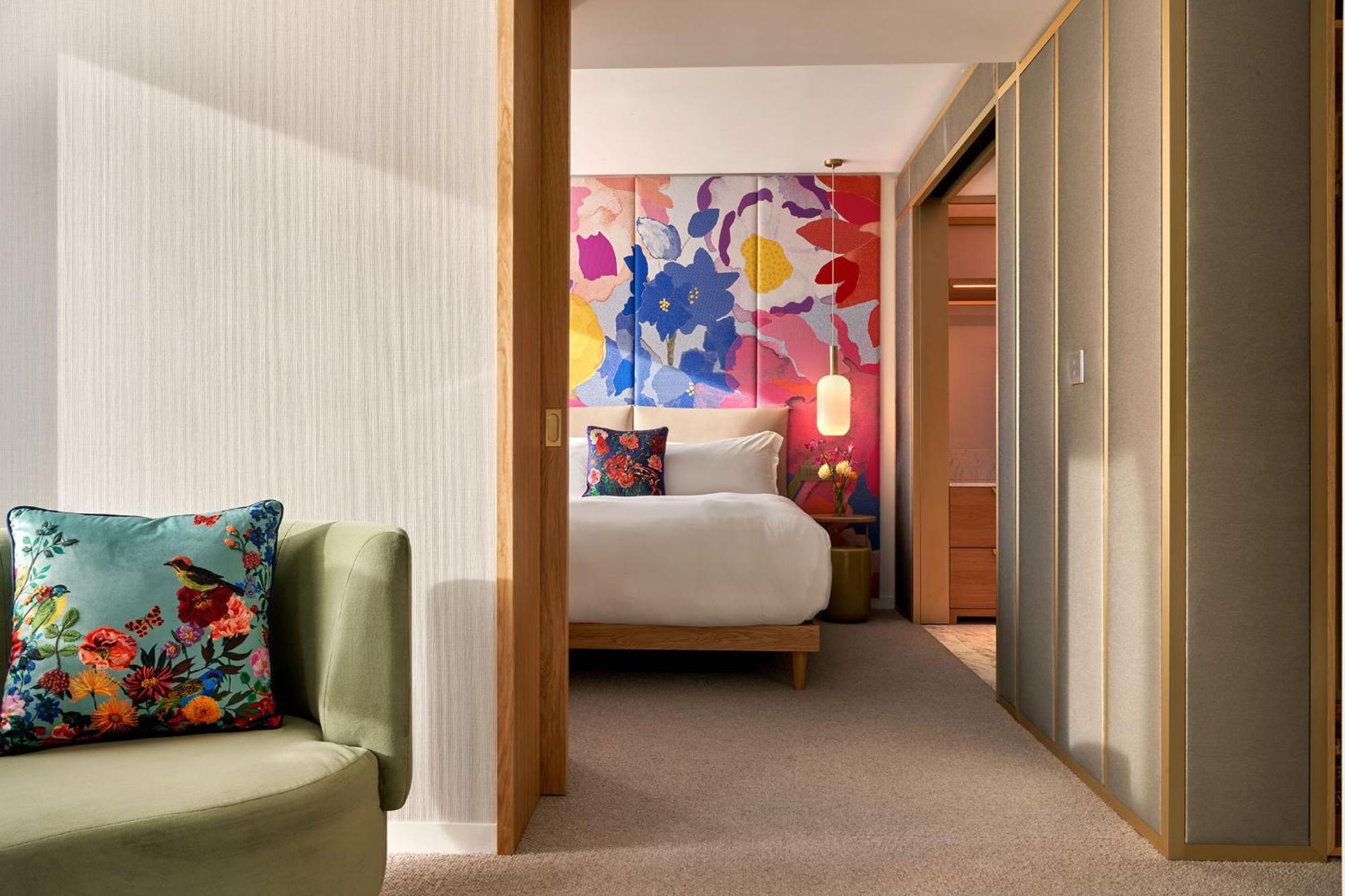 The Botree - Preferred Hotels And Resorts Лондон Екстер'єр фото A suite at the London Edition