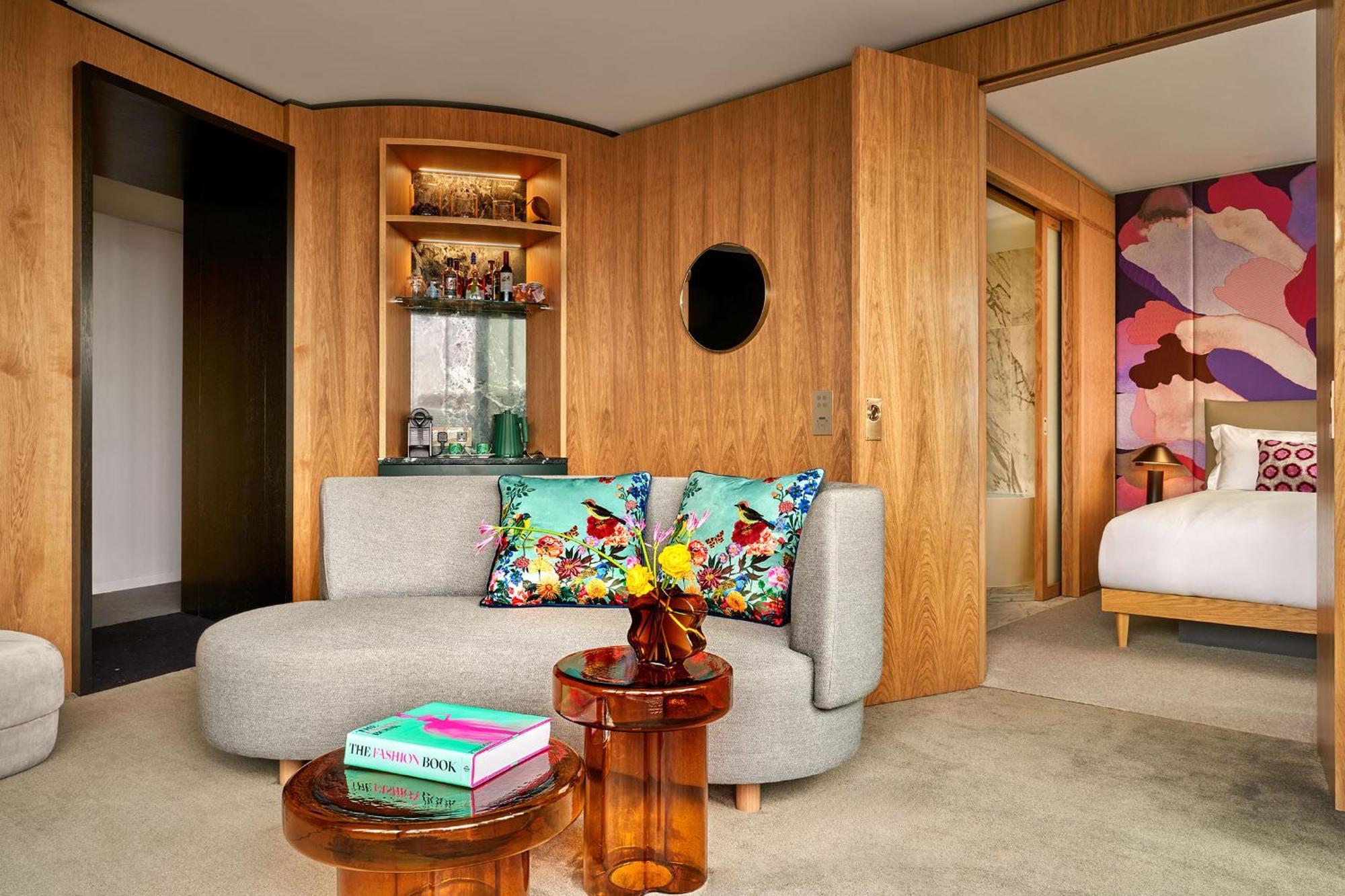 The Botree - Preferred Hotels And Resorts Лондон Екстер'єр фото A suite at the Standard London