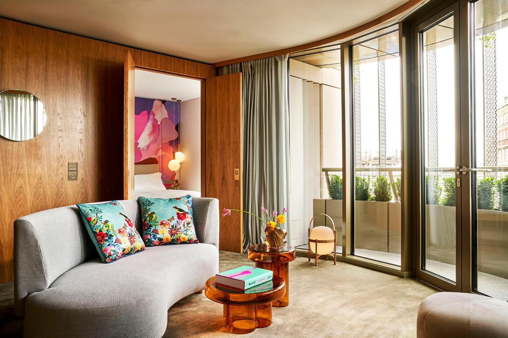 The Botree - Preferred Hotels And Resorts Лондон Екстер'єр фото A suite at The Standard London